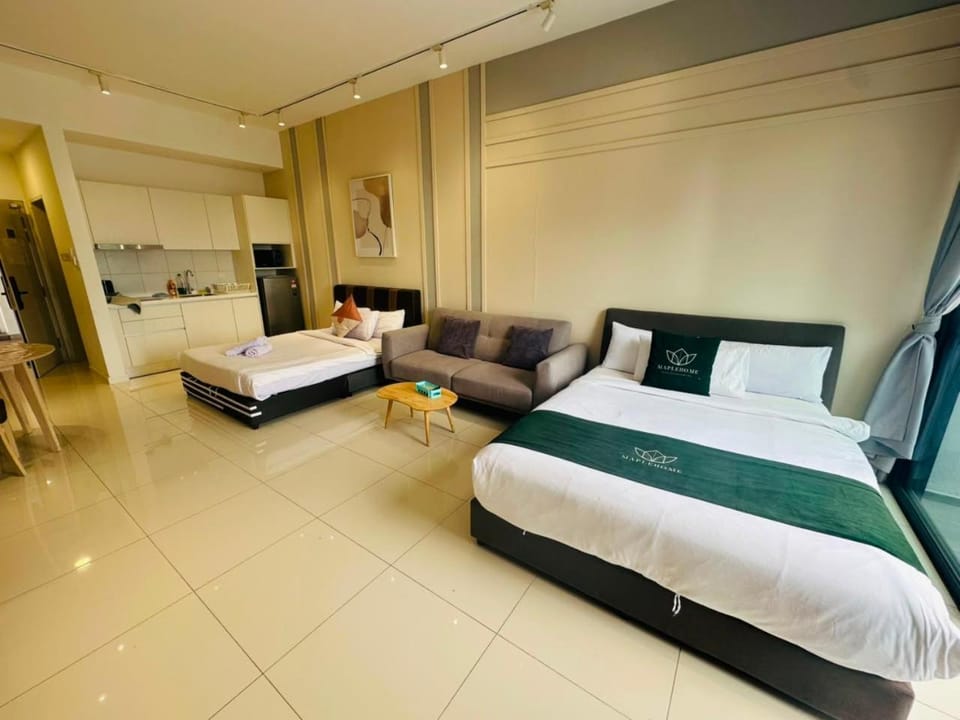 Bed, Photo of the whole room, Seating area, Bedroom, towels