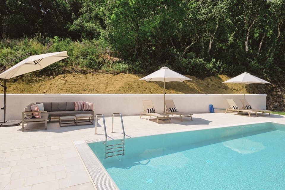 Swimming pool, sunbed