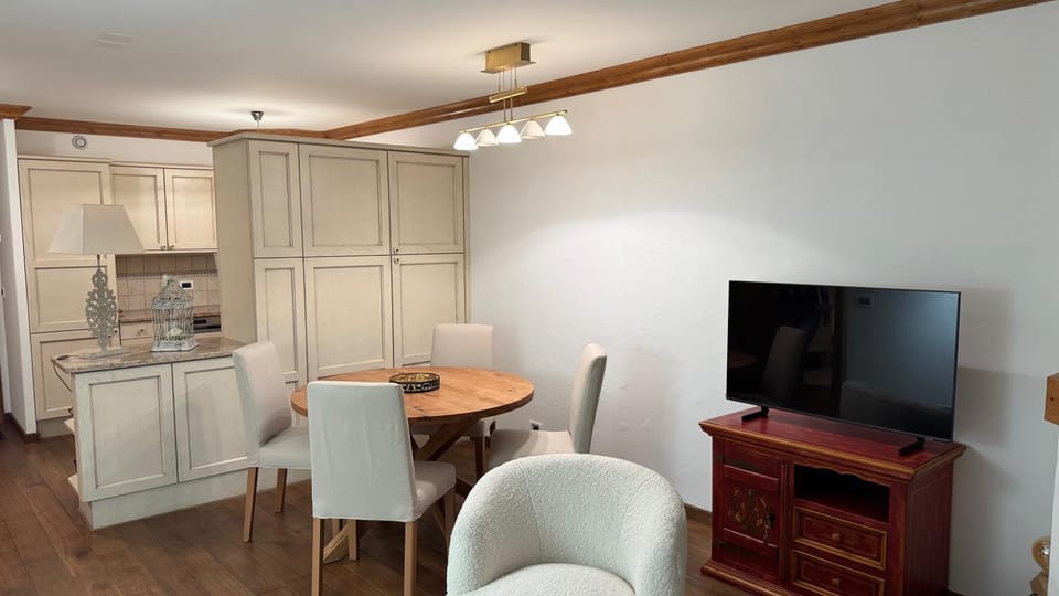 TV and multimedia, Dining area