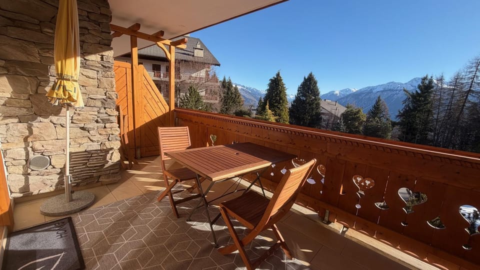 Day, Natural landscape, View (from property/room), Balcony/Terrace, Seating area