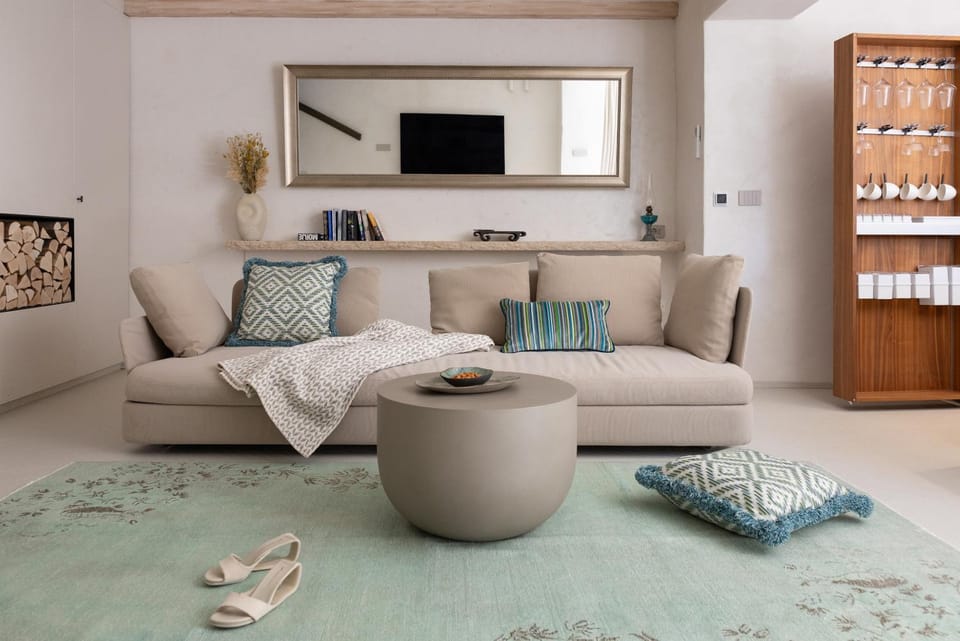 TV and multimedia, Living room, Decorative detail, Seating area, heating, internet, air conditioner