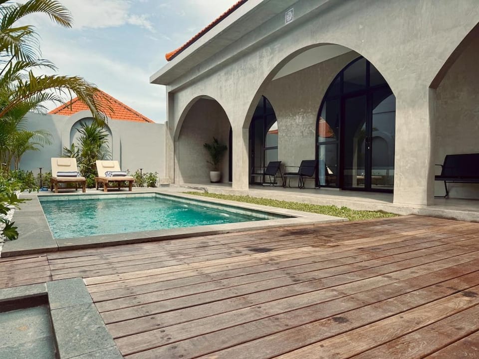 Casa Sofi - Mediterranean Soul in Heart of Canggu Villa in North Kuta