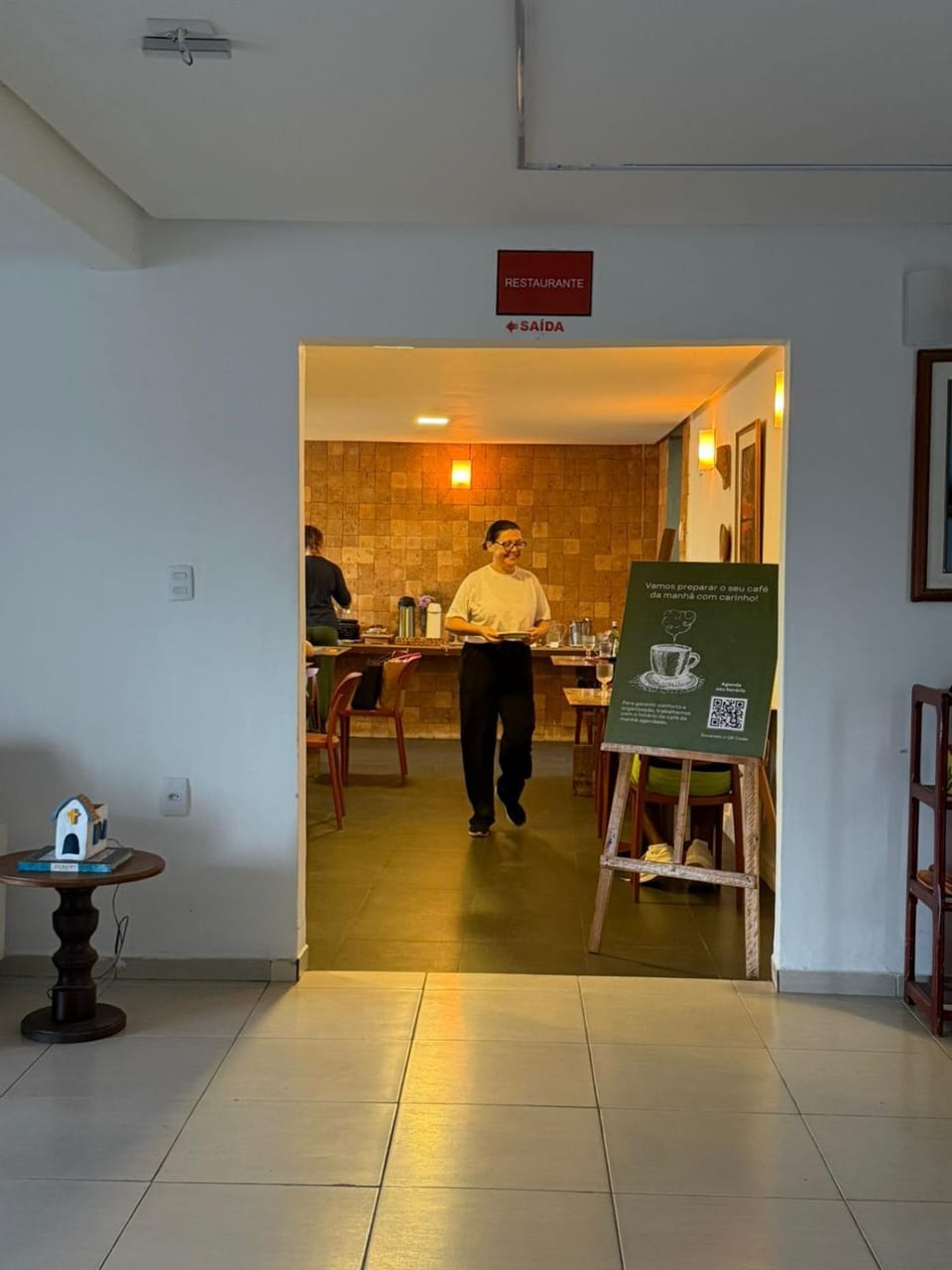 Coffee/tea facilities, Living room, Seating area