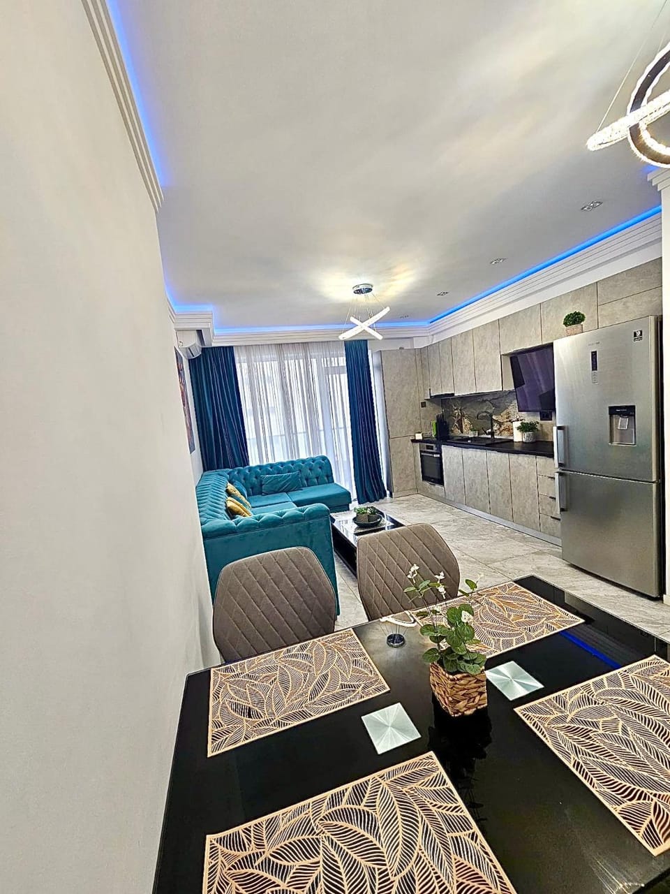 TV and multimedia, Kitchen or kitchenette, Living room, Dining area