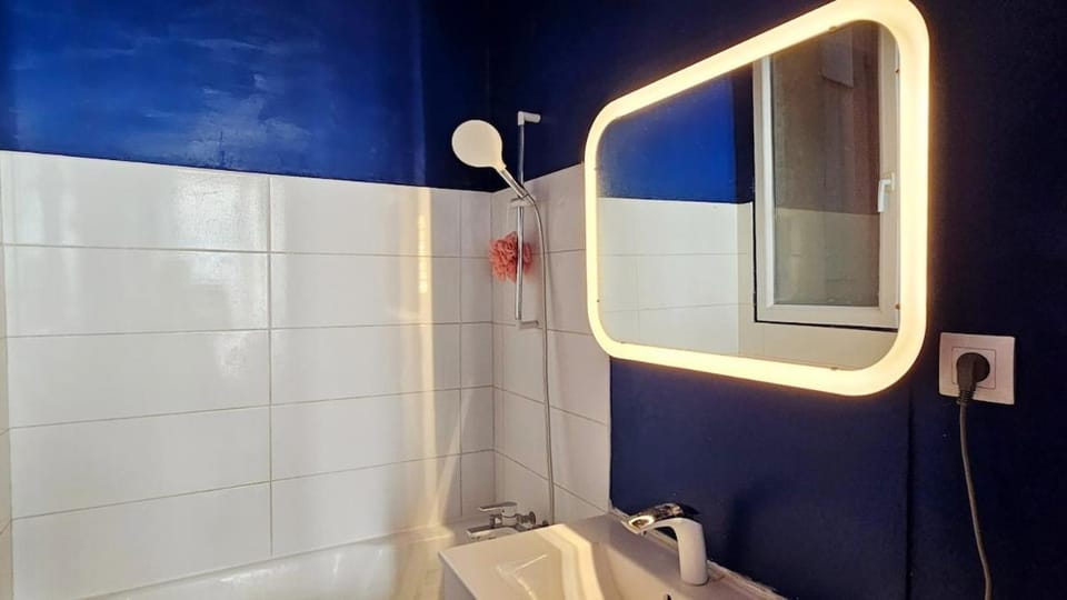 Cut Cut Cut apt centre city Apartment in Paris