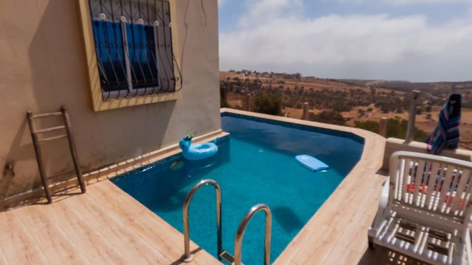 Pool view, Swimming pool, sunbed