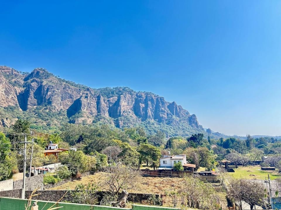 Incredible 360 views 5 min from downtown House in Tepoztlan