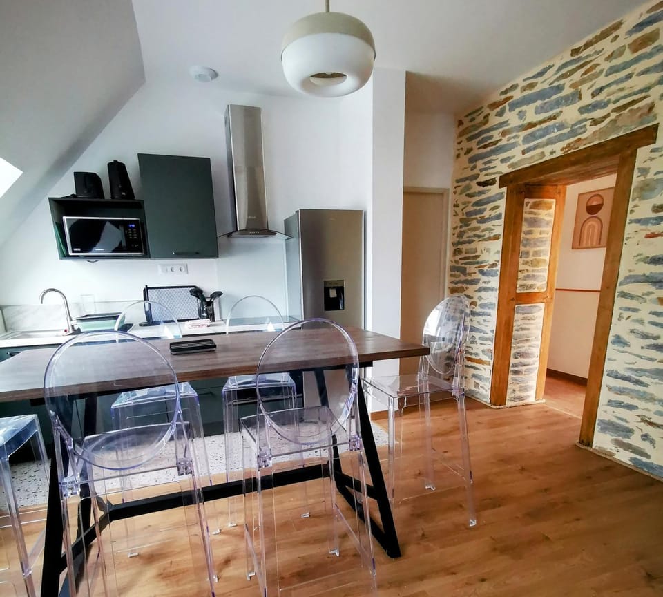 Dining area, kitchen