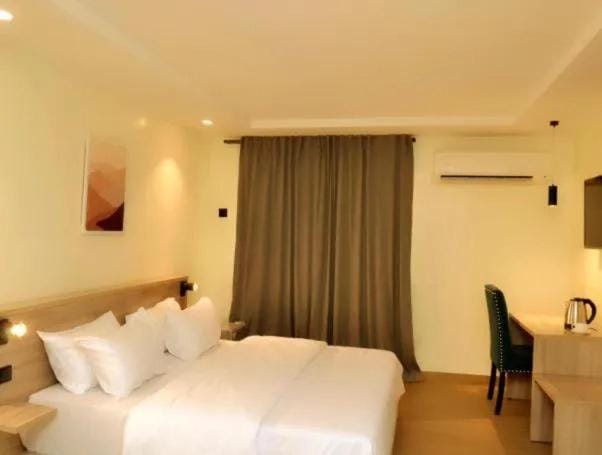 Bed, Bedroom, air conditioner