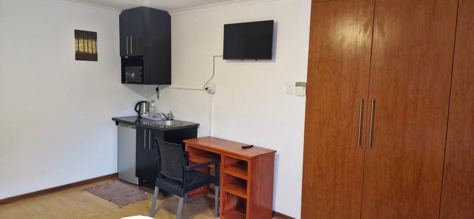 Kitchen or kitchenette, wardrobe