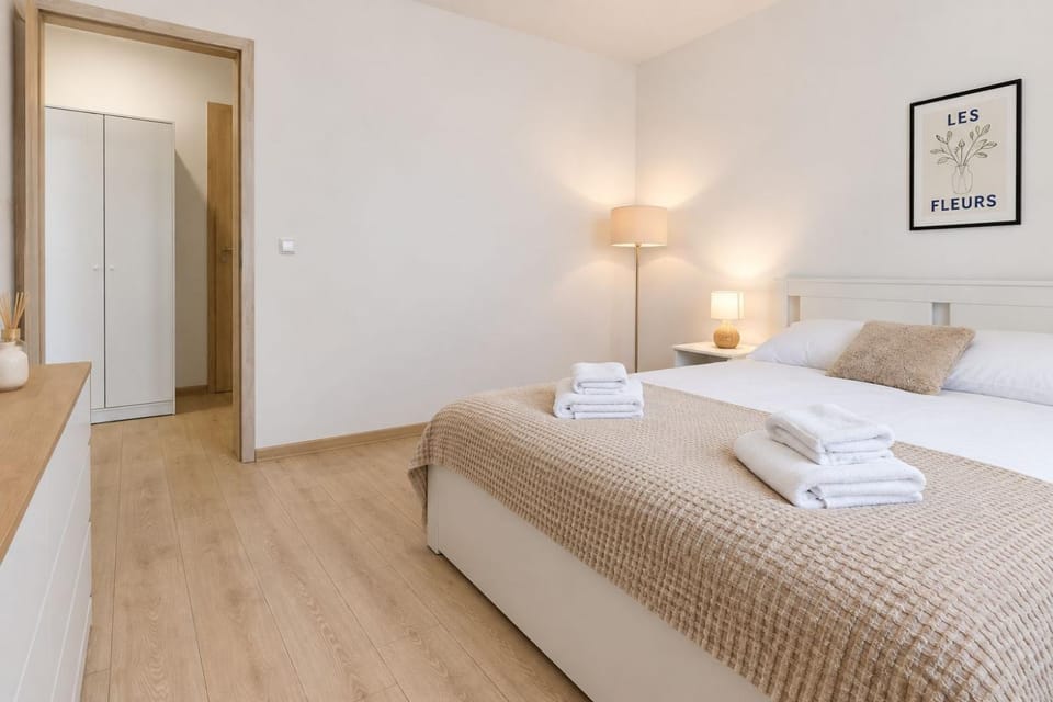 Apartment near the subway with kitchen and terrace Apartment in Prague