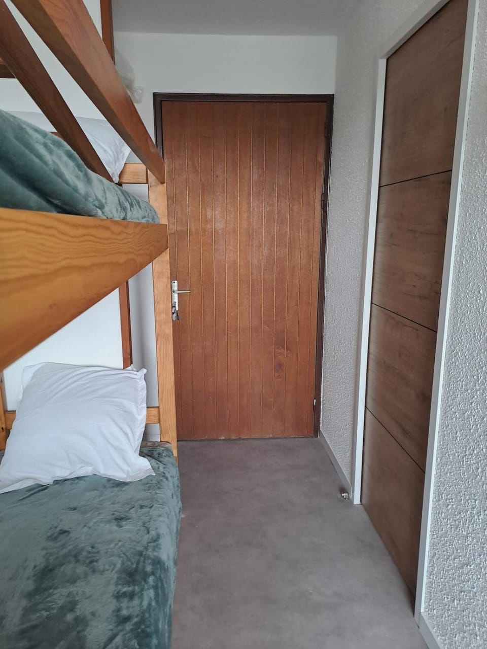 Studio rénové avec piscine et accès direct plage Apartment in Gruissan