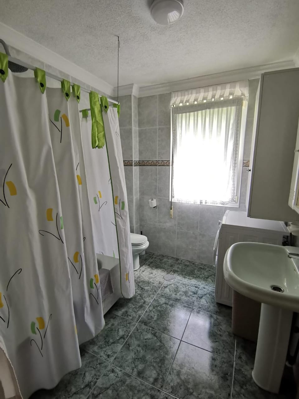 Shower, Bath, towels