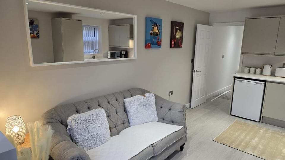 The New Village Cosy Home! 4a Apartment in Cardiff