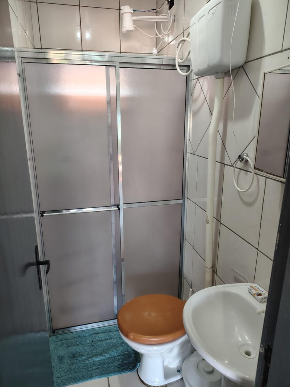 Shower, Toilet