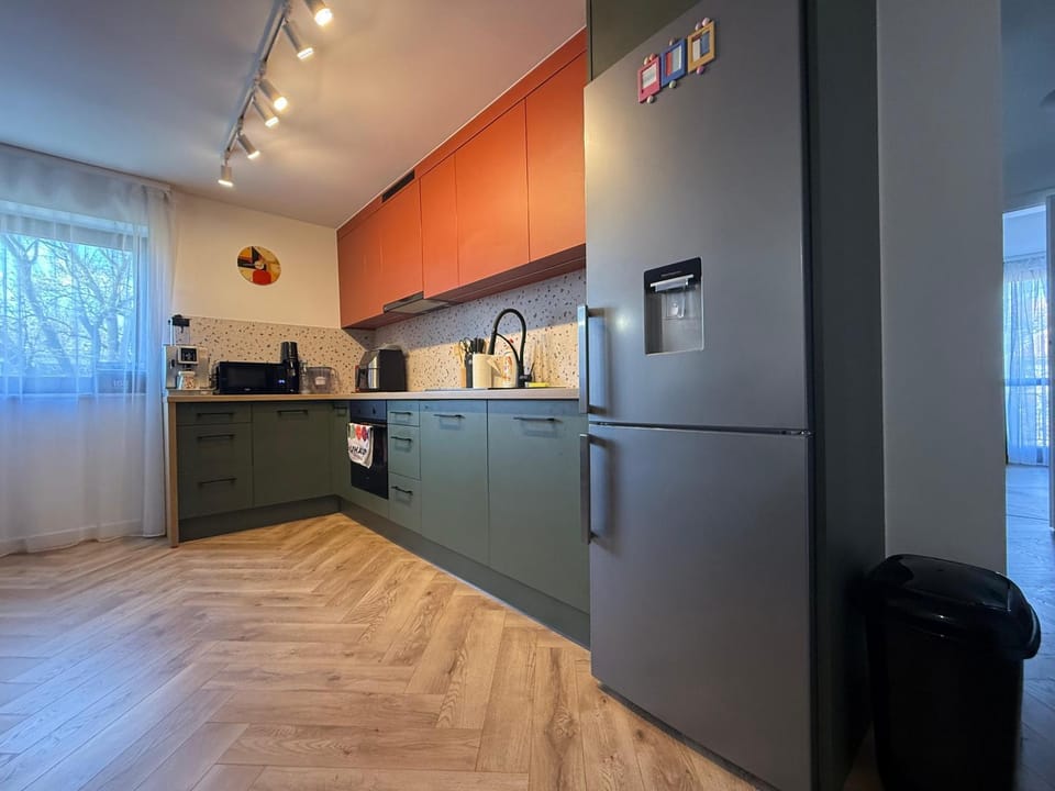 Żywieckie Apartamenty - Apartament Bauhaus, Balia w cenie! Zwierzęta za darmo! Apartment in Poland