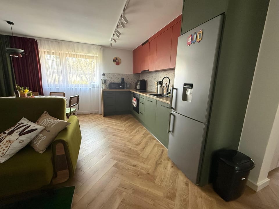 Żywieckie Apartamenty - Apartament Bauhaus, Balia w cenie! Zwierzęta za darmo! Apartment in Poland