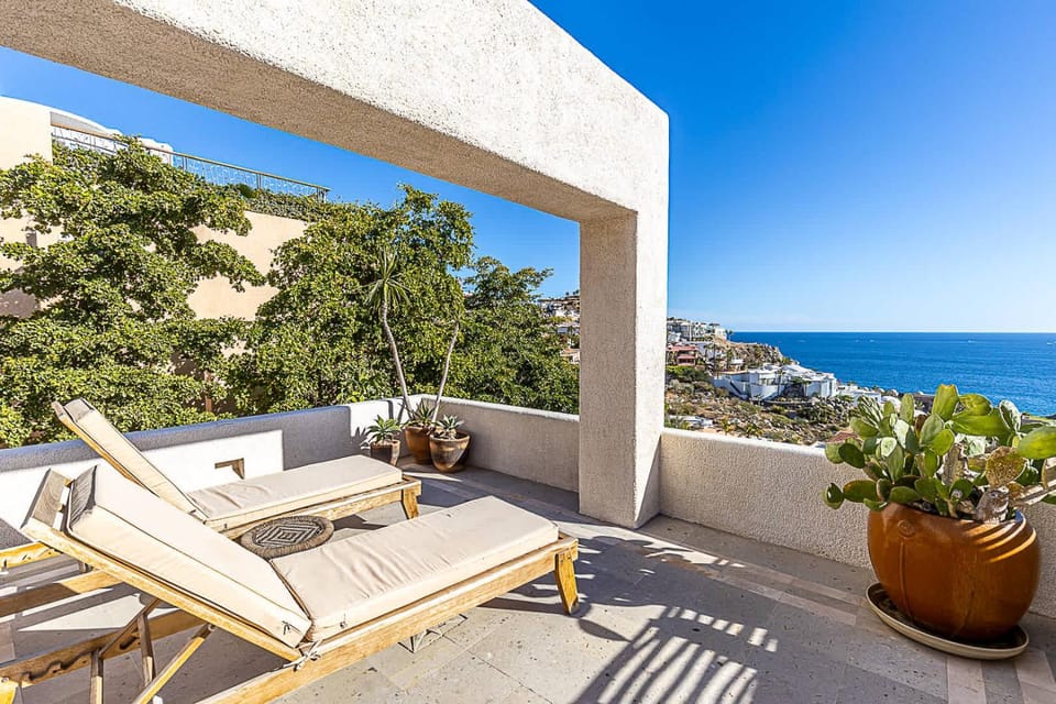 Sea view, sunbed