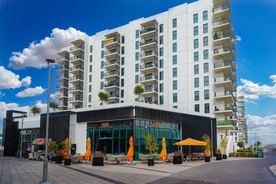 Property building, Neighbourhood, Street view, Location