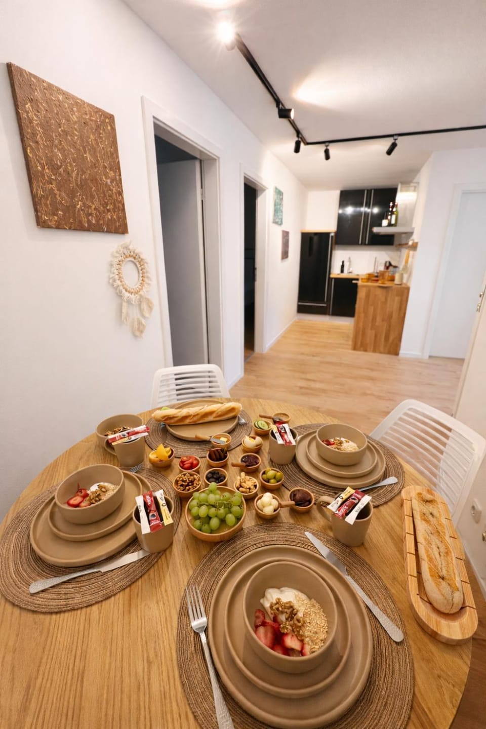 Kitchen or kitchenette, Dining area, Food