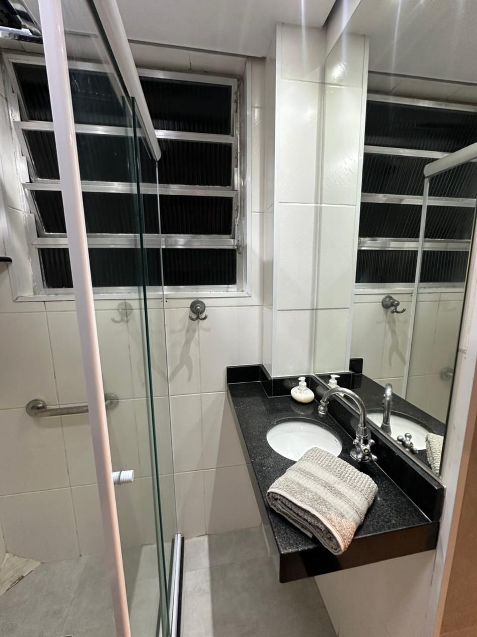 Apartamento com acesso à praia Apartment in Santos