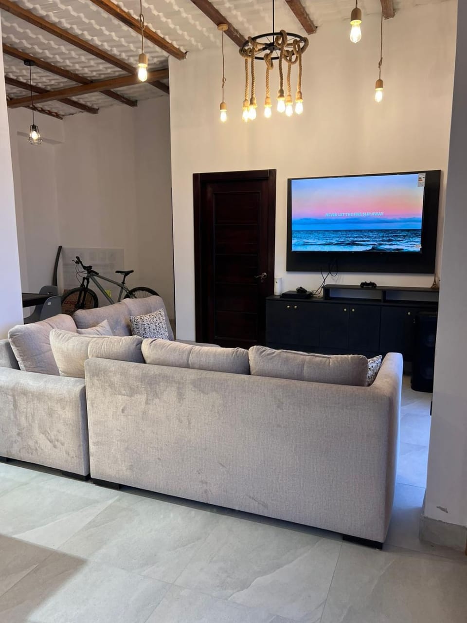 Property building, TV and multimedia, Living room