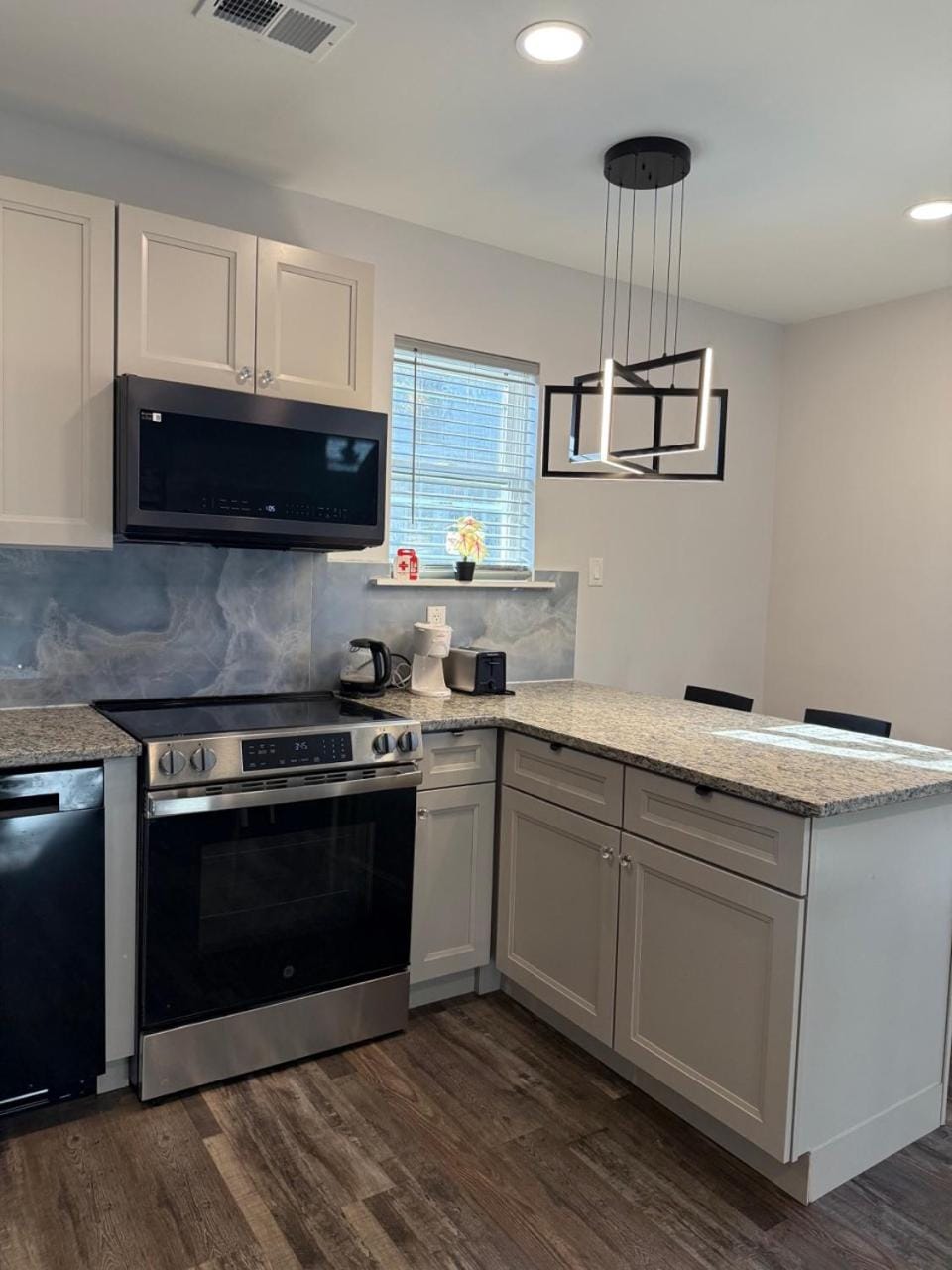 Spacious private room in a new house with private bathroom close to center city Bed and Breakfast in Philadelphia