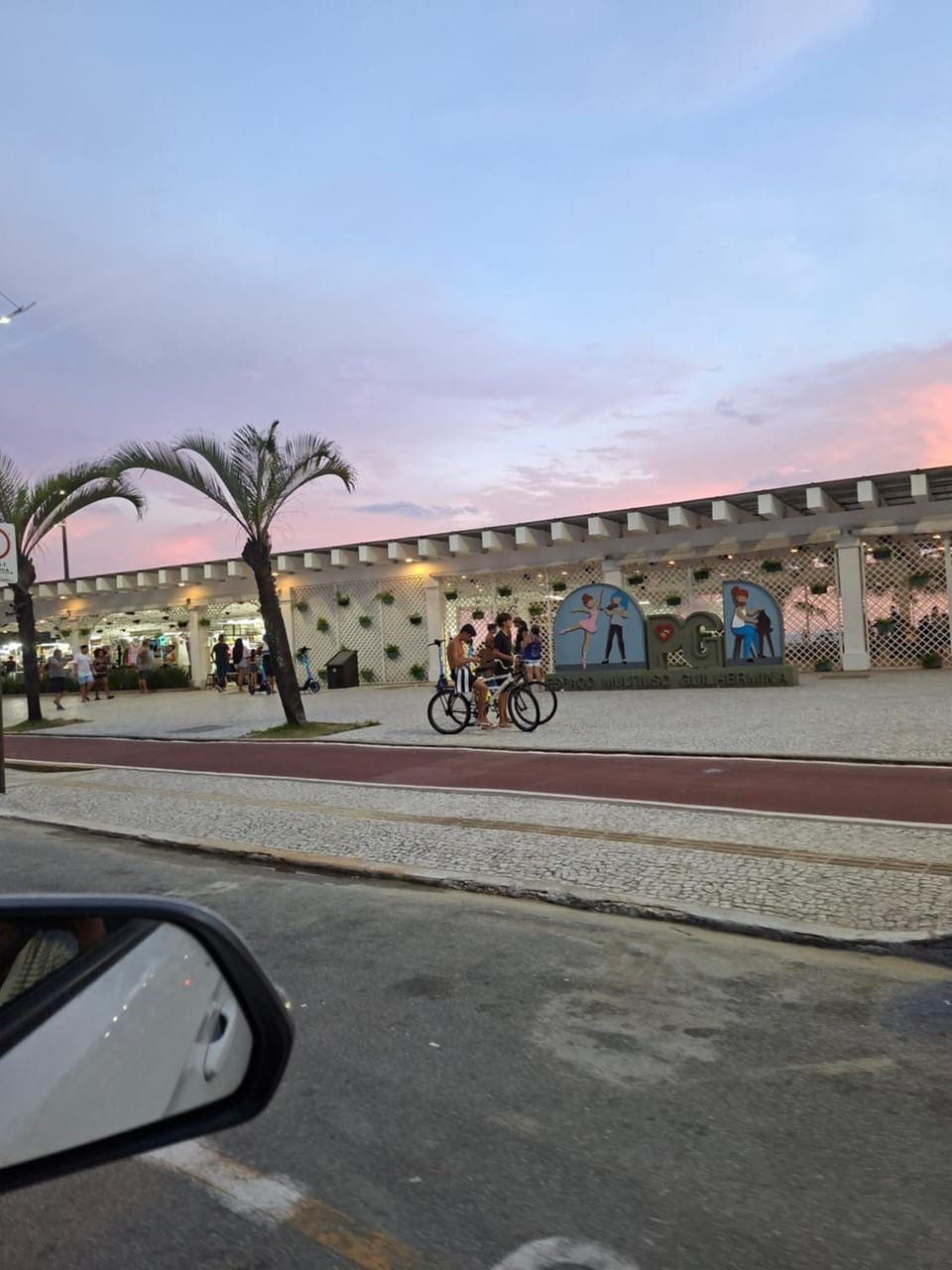 Neighbourhood, Location