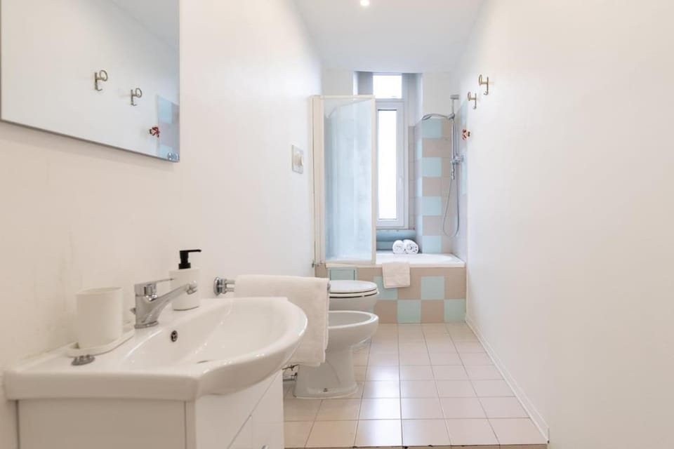 Sempione 102 Excl 2Bdr with 2 balconies near M5 Apartment in Milan