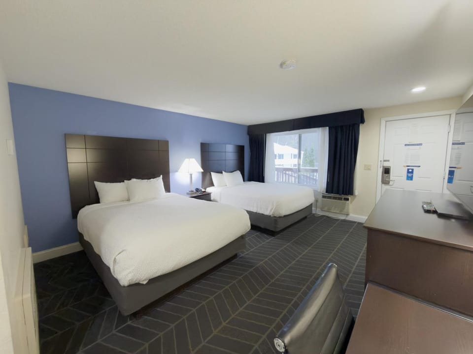 Beacon Inn & Suites Hotel in Woodstock