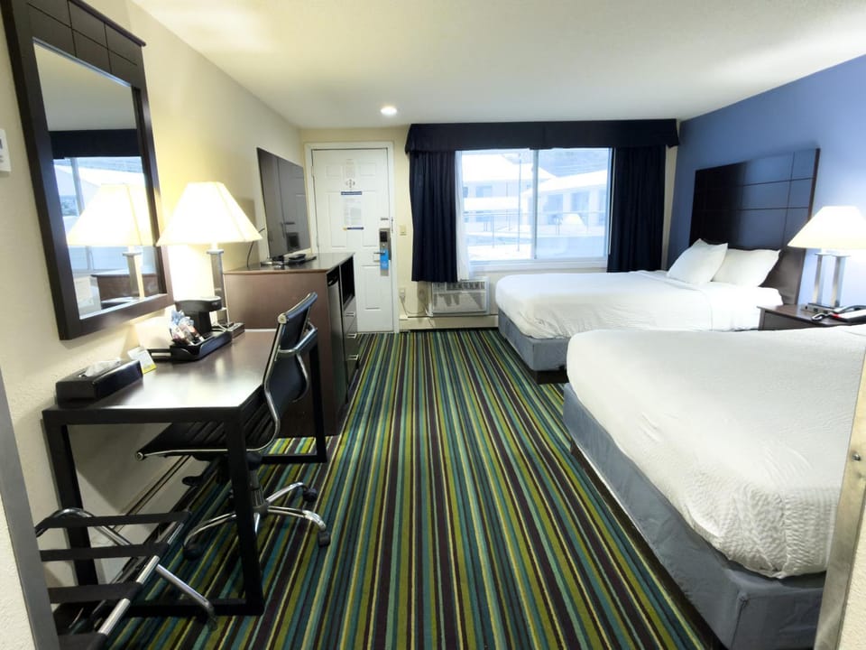 Beacon Inn & Suites Hotel in Woodstock