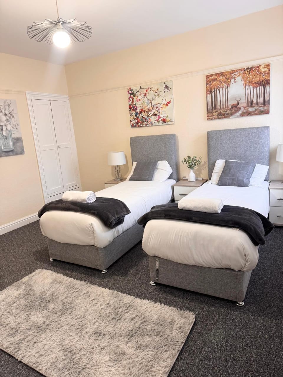 Comfortable 2-BR House in Barking -Free Parking Apartment in Barking