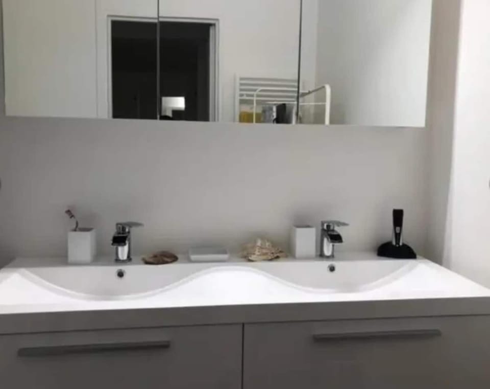 Rare Apartment with garden in perfect area, Paris Boulogne Billancourt Apartment in Issy-les-Moulineaux