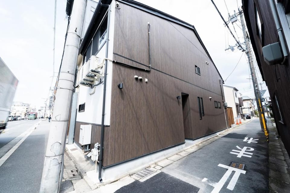 Property building, Street view
