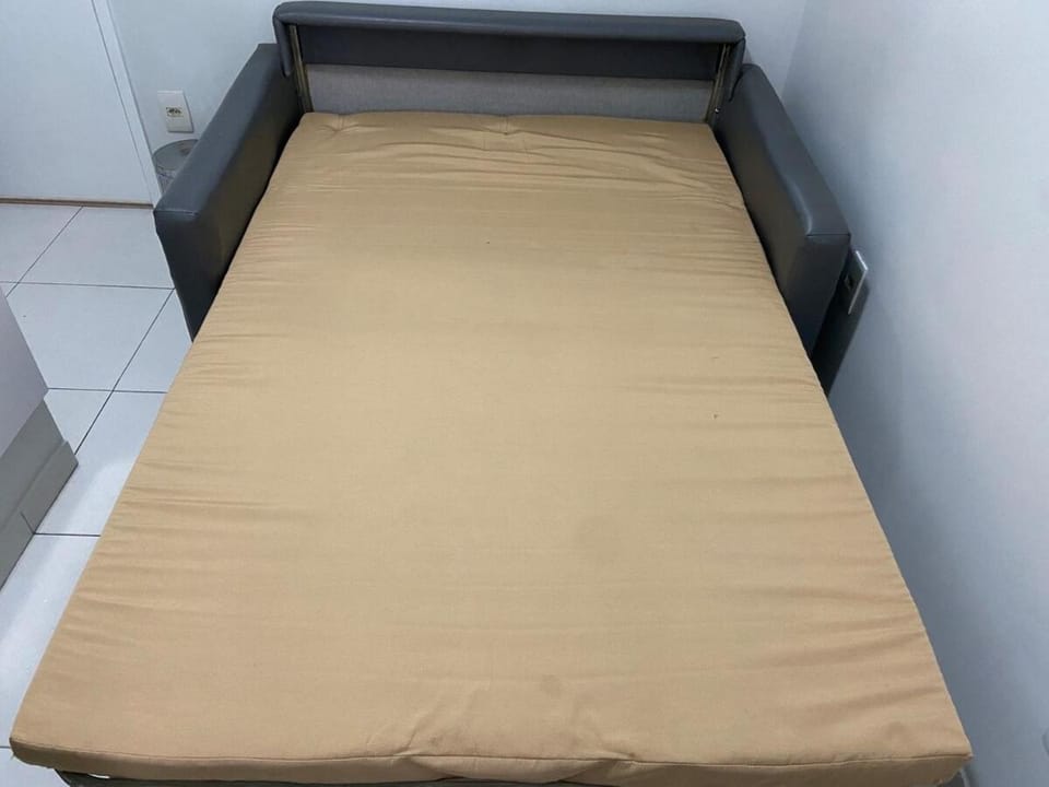 Bed, Living room