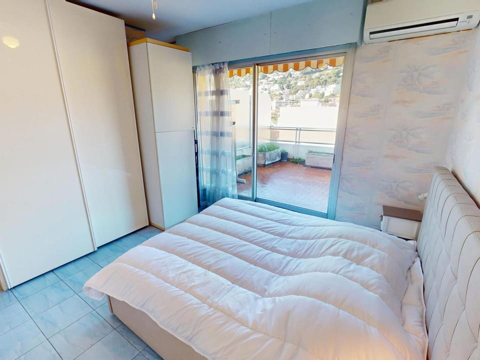 Agréable 2P dernier étage avec immense terrasse et parking privé - FR-1-196-390 Apartment in Roquebrune-Cap-Martin