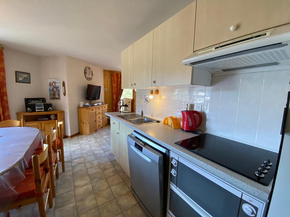 Appartement confortable avec parking près du centre-ville à Châtel Apartment in Châtel