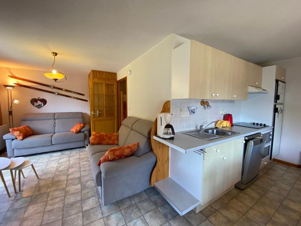 Appartement confortable avec parking près du centre-ville à Châtel Apartment in Châtel