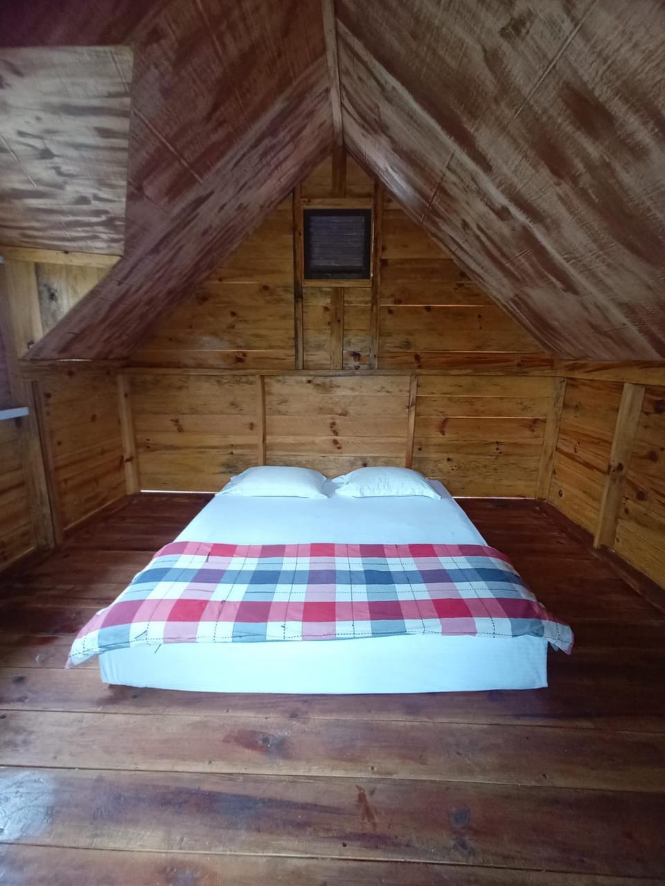 JE House Bed and Breakfast in Indonesia