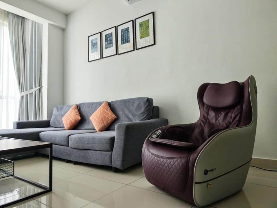 Living room, Seating area, Family