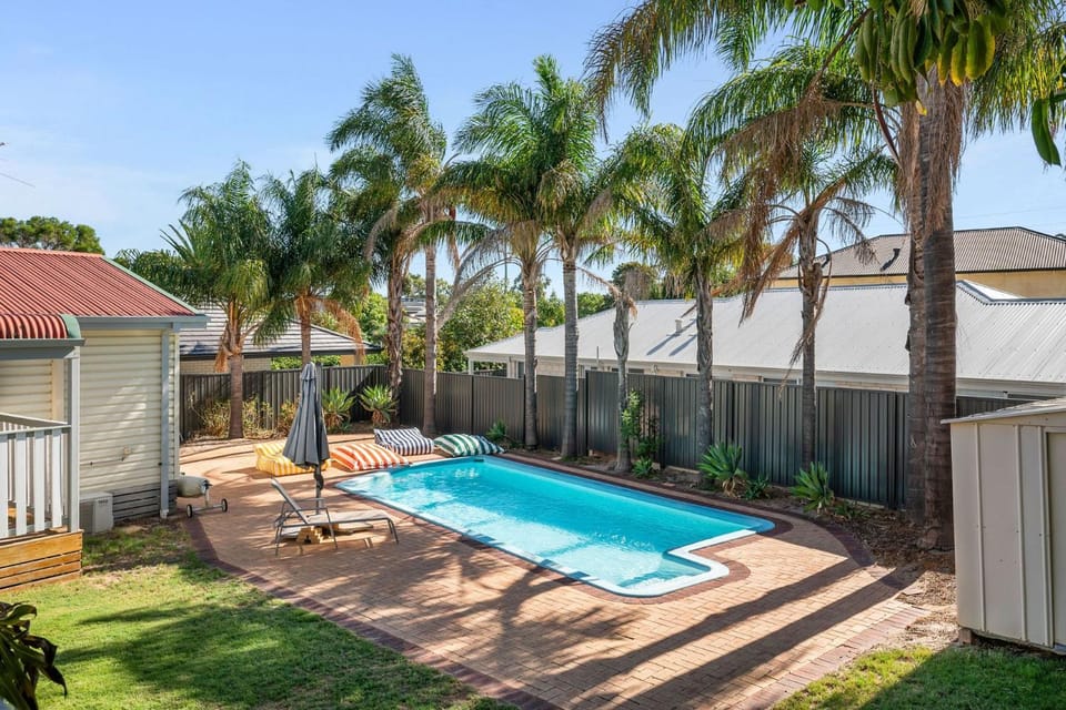 Day, Garden view, Pool view, Swimming pool, sunbed