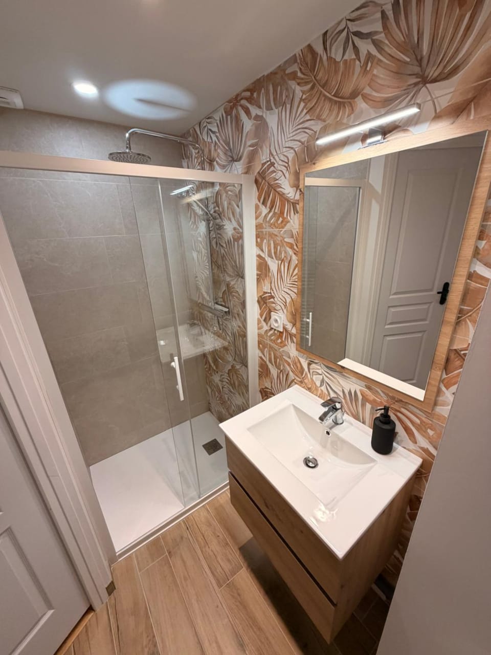 Shower, Bathroom