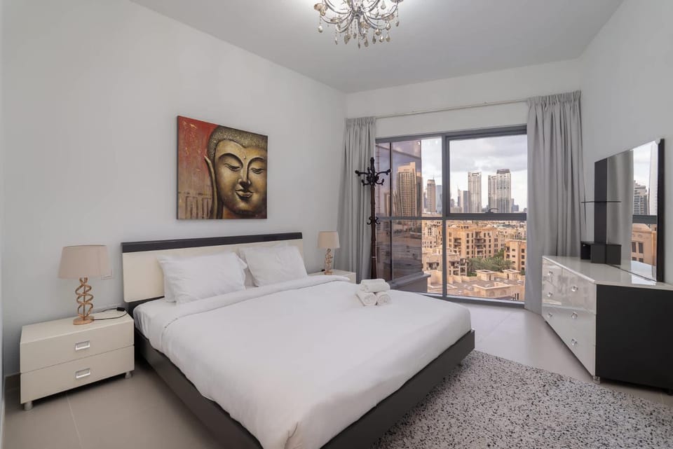 Free housekeeping visits during your stay - StayShort - Stylish Downtown Apartment with Burj Views that Sleeps 4 Apartment in Dubai