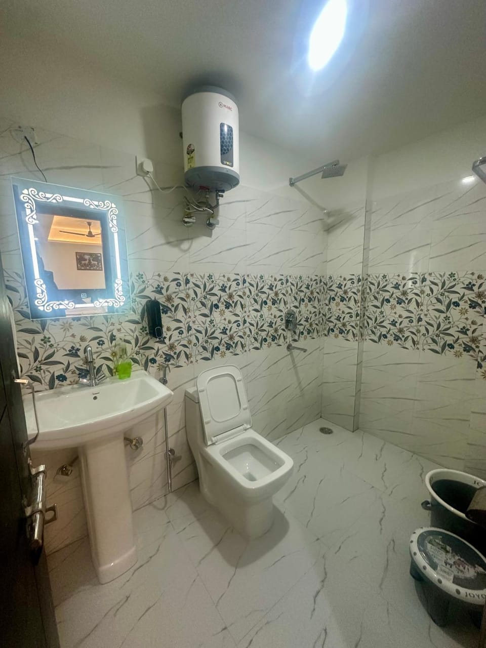 Shower, Toilet, Bathroom