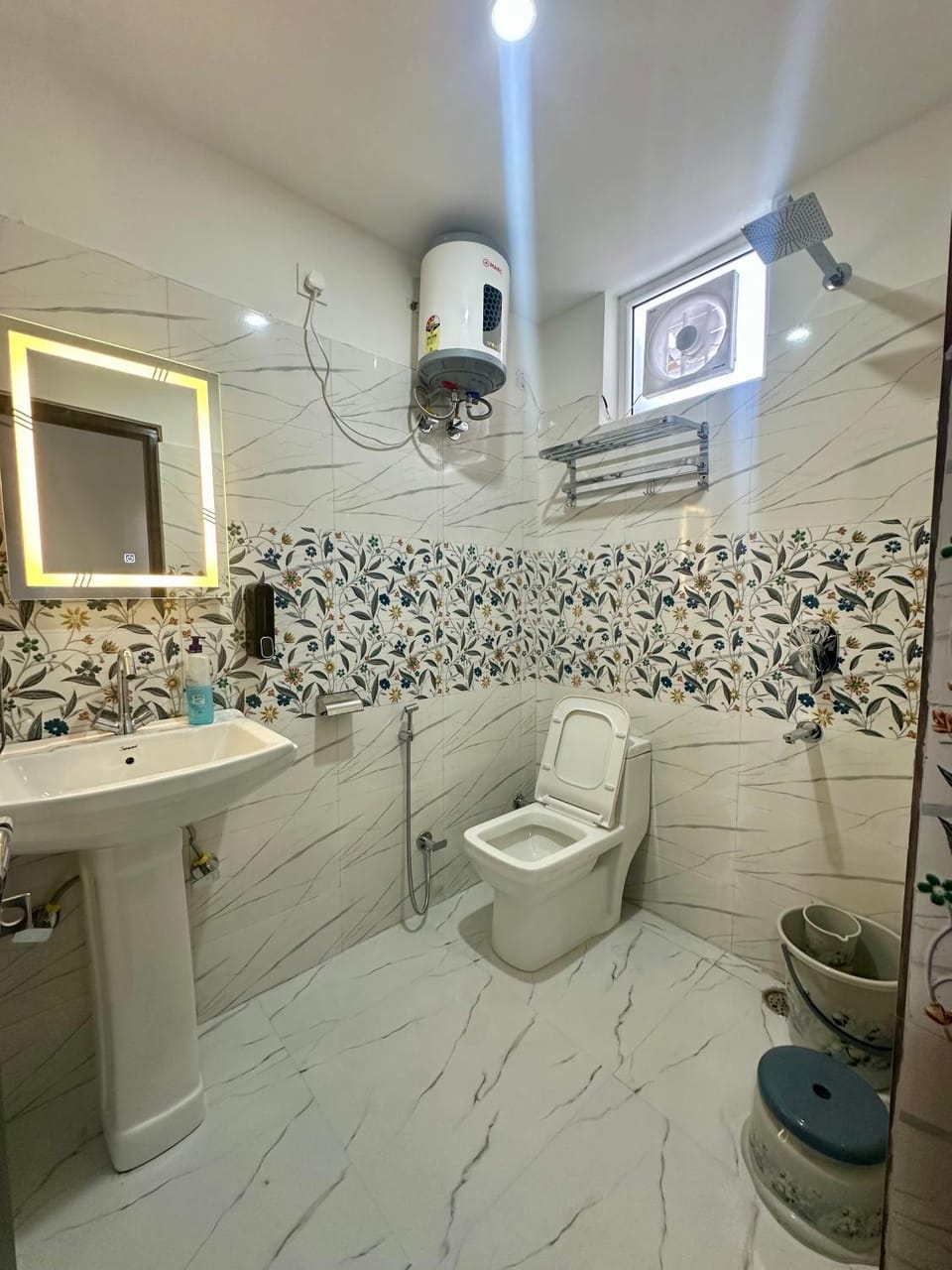 Shower, Toilet, Bathroom