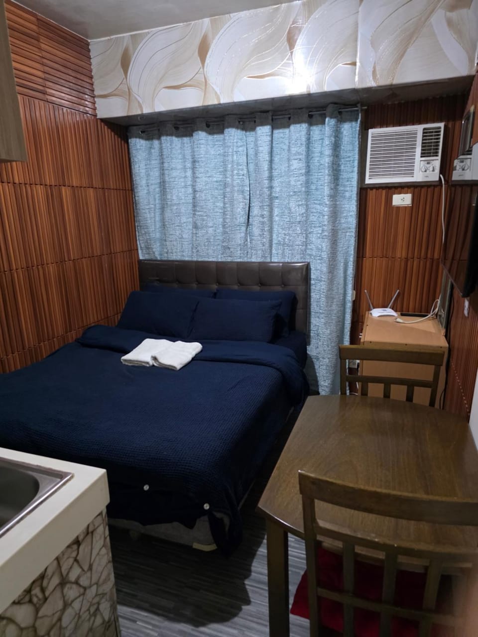 Bed, Living room, Photo of the whole room, Dining area, Bedroom
