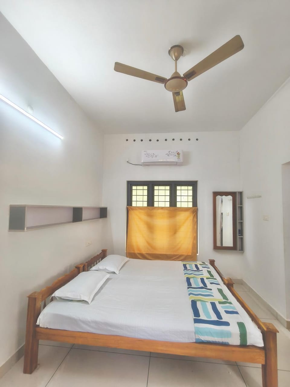 Lagoon lake view Bed and Breakfast in Kerala