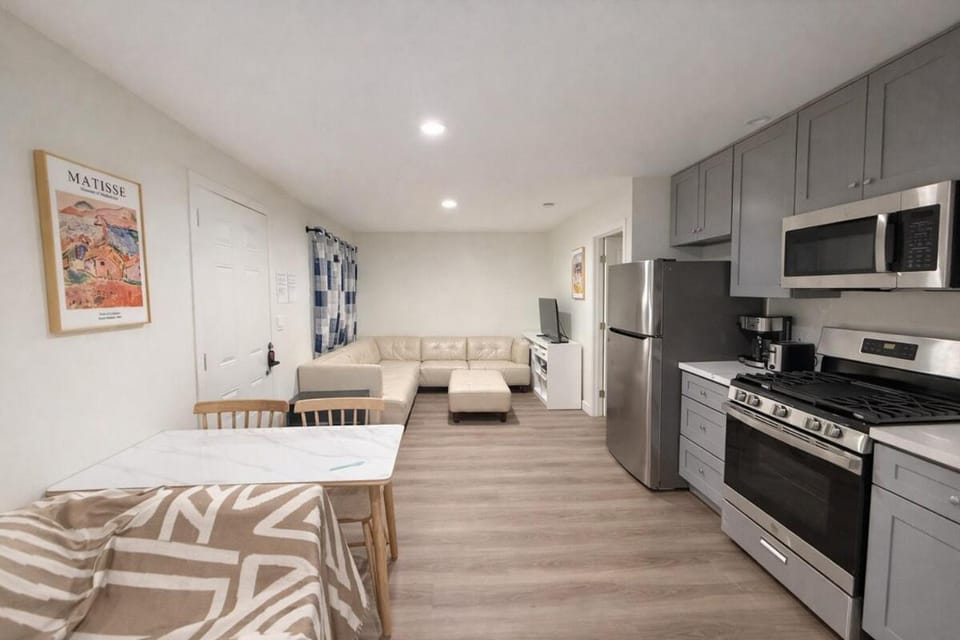 Brand new private Home with Yard free parking, near Ontario airport House in Ontario