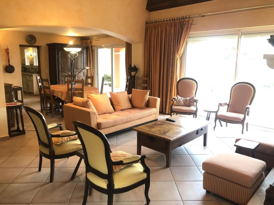 Résidence Le Chemin du Roustidou - maeva Home - Villa climatisée avec piscine 5 pièces 8 personnes - Confort MAE-2063 Apartment in French Riviera