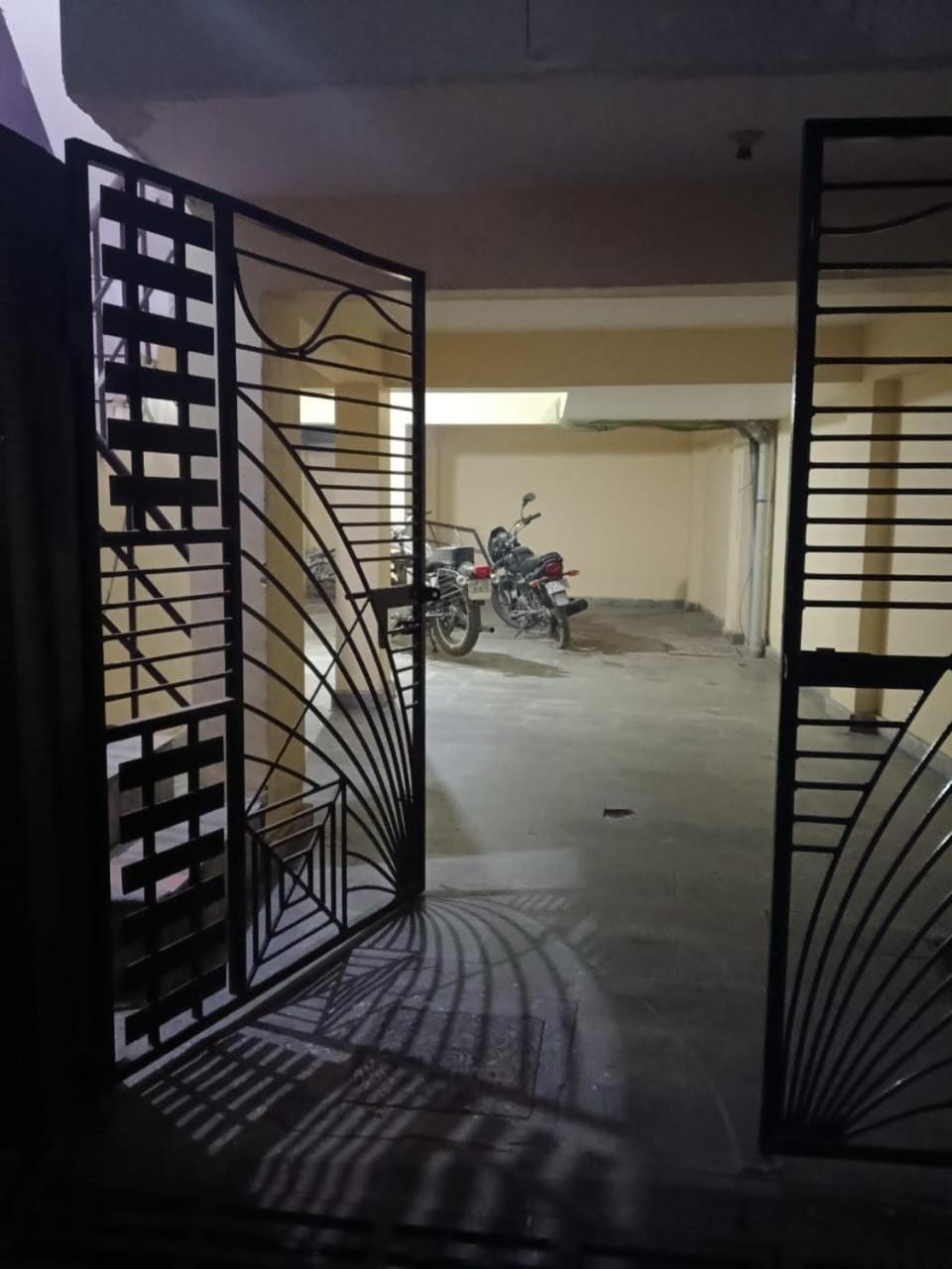 Shatabdi enclave society Apartment in Noida